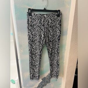 Nike Dri-Fit Black and White Patterned Workout Leggings